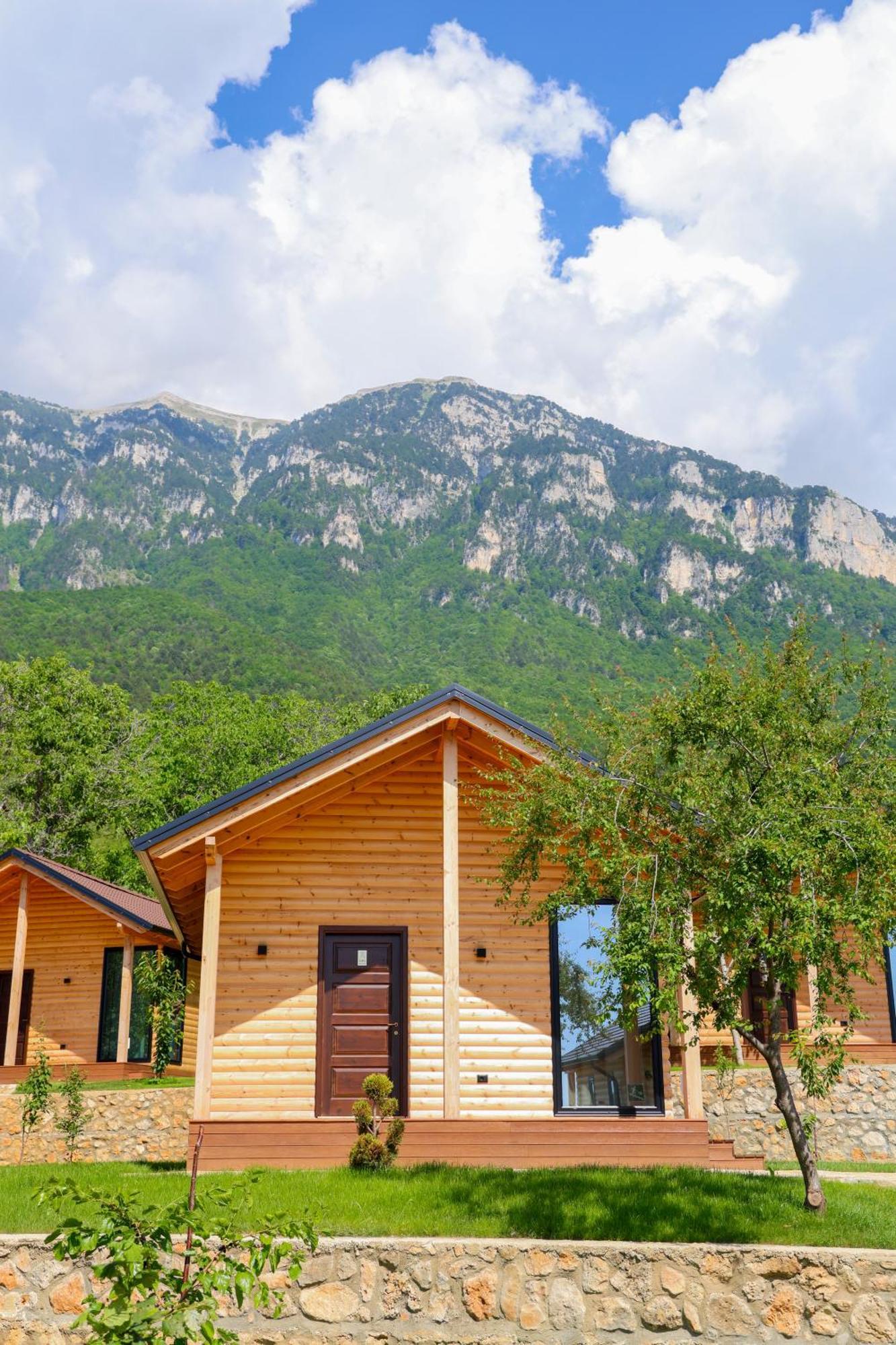Bujtina Kapinova Hotel Berat Exterior foto