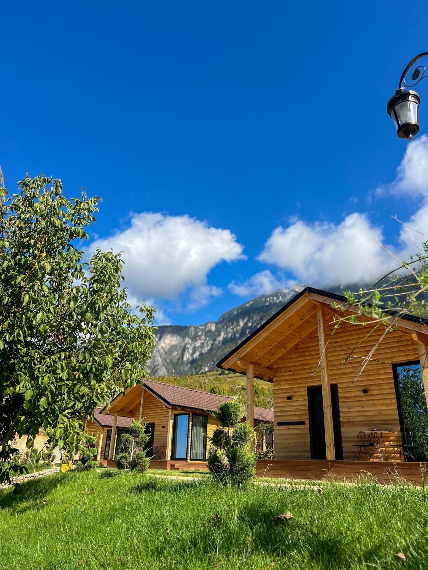 Bujtina Kapinova Hotel Berat Exterior foto