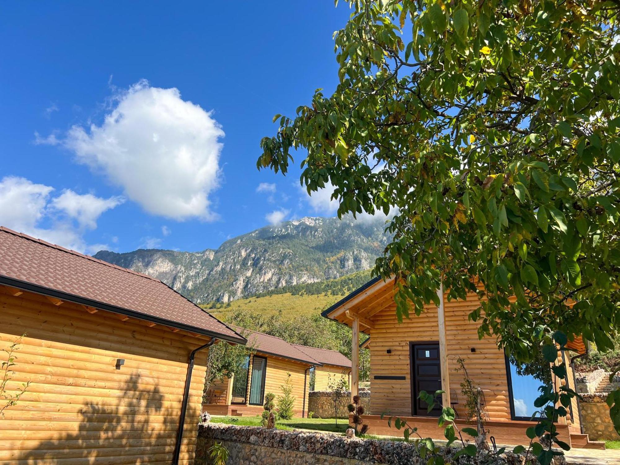Bujtina Kapinova Hotel Berat Exterior foto